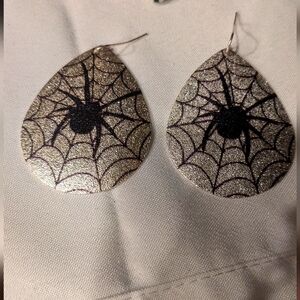 Halloween Fun Costume Party Fashion Silver Tone Dangling Spider Earrings